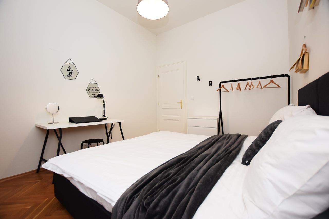 Rehorova Apartments Prága Szoba fotó